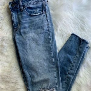 AMERICAN EAGLE SKINNY JEANS